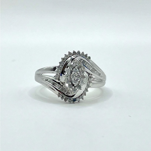 0.40 CT Marquise Cut Natural Diamond Sterling Silver Ring - Picture 3 of 7